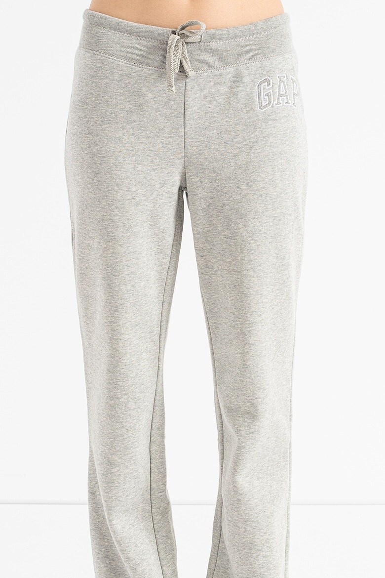 GAP Pantaloni sport drepti - Pled.ro