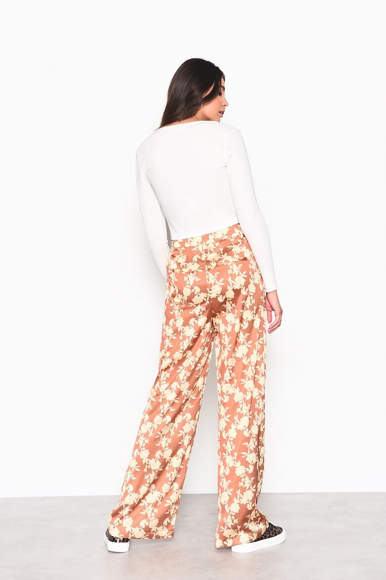 Glamorous Pantaloni din satin cu croiala ampla si imprimeu floral - Pled.ro