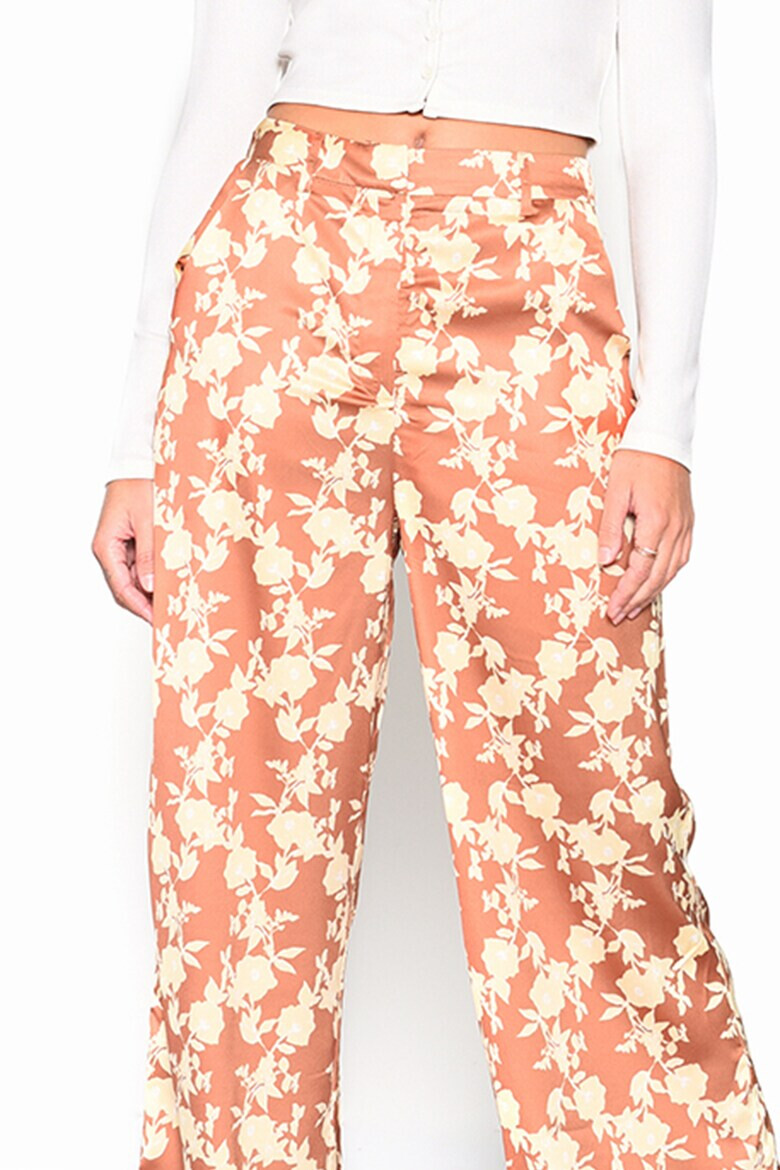 Glamorous Pantaloni din satin cu croiala ampla si imprimeu floral - Pled.ro