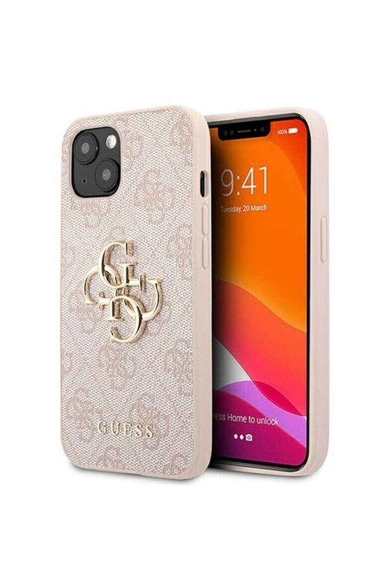 Guess Husa de protectie cu logo metalic PU 4G pentru iPhone 13 Roz - Pled.ro