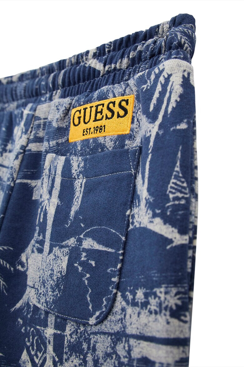 GUESS Pantaloni scurti cu imprimeu si 3 buzunare - Pled.ro