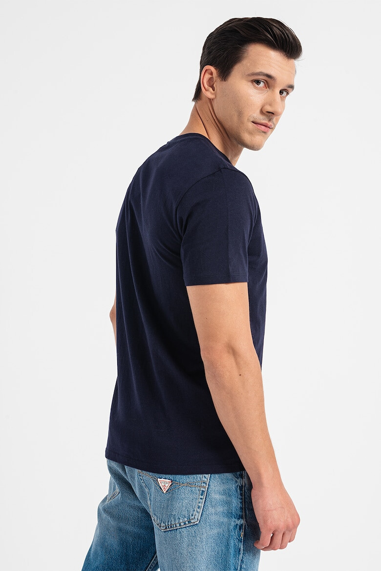 GUESS Tricou slim fit de bumbac cu imprimeu logo pe piept - Pled.ro