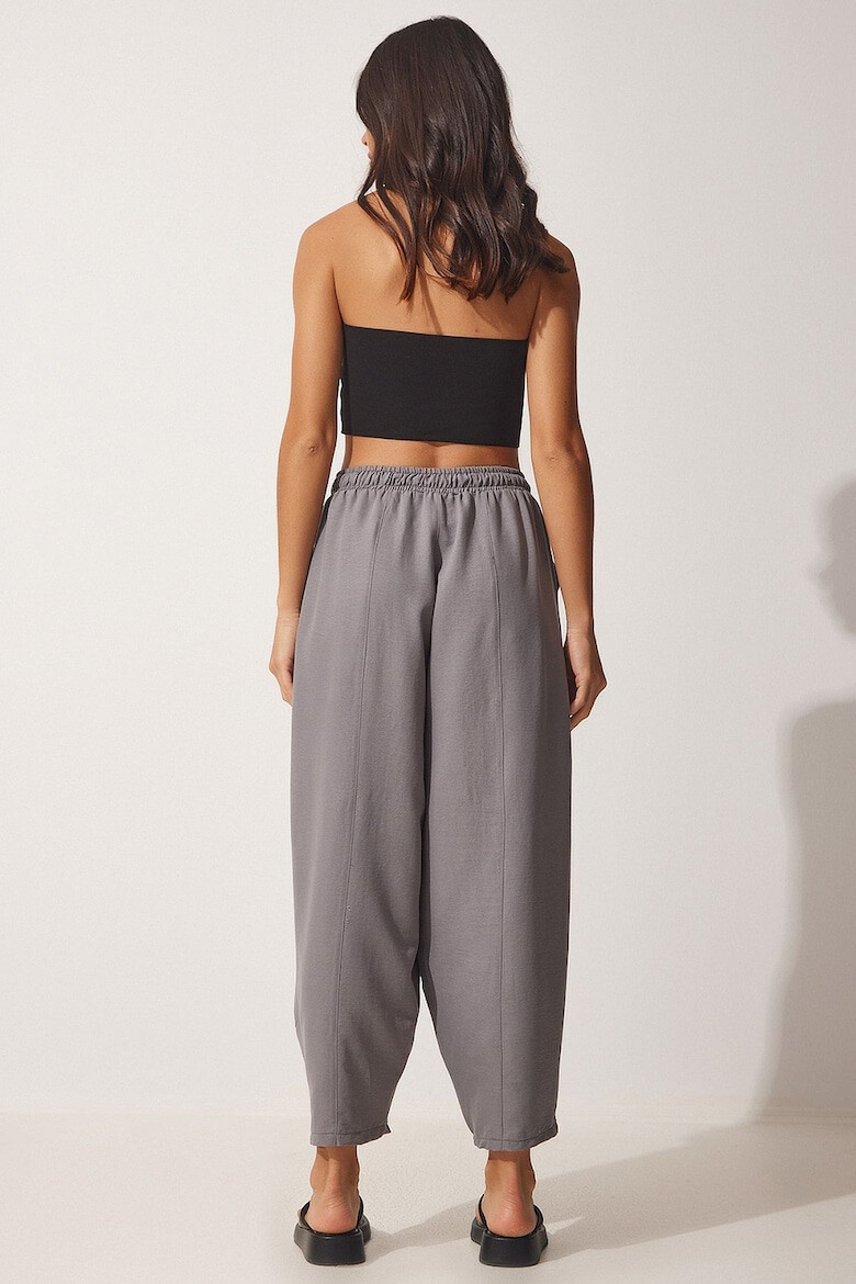 Happiness İstanbul Pantaloni crop cu croiala conica - Pled.ro