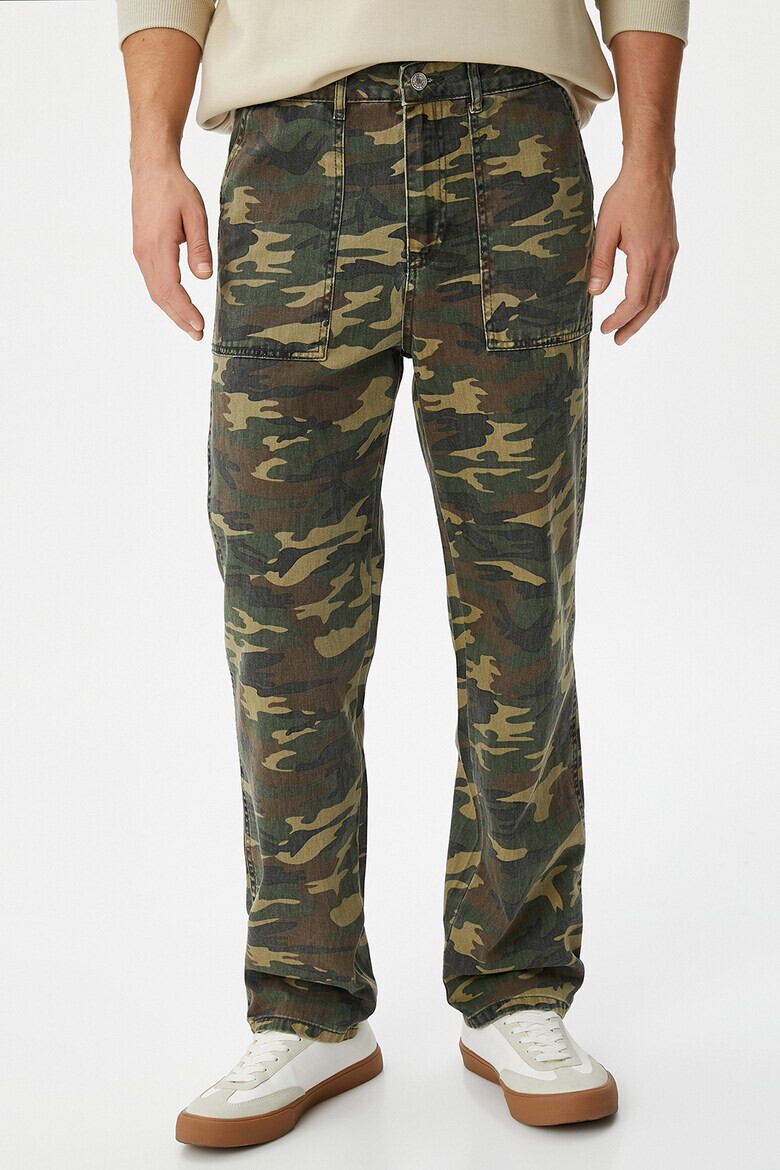 KOTON Pantaloni cu talie medie si model camuflaj - Pled.ro