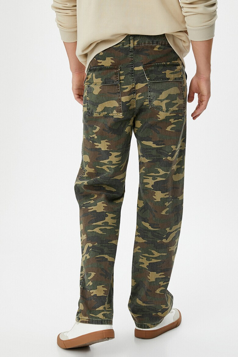 KOTON Pantaloni cu talie medie si model camuflaj - Pled.ro