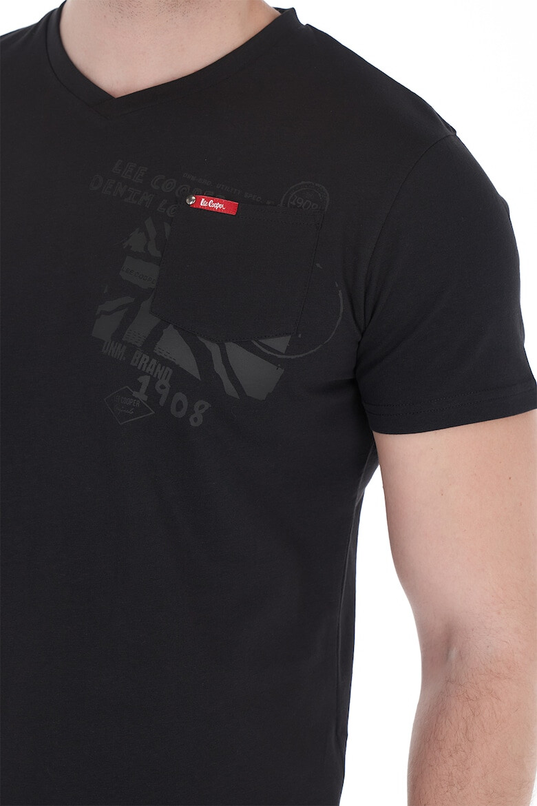 Lee Cooper Tricou cu decolteu in V si buzunar pe piept - Pled.ro