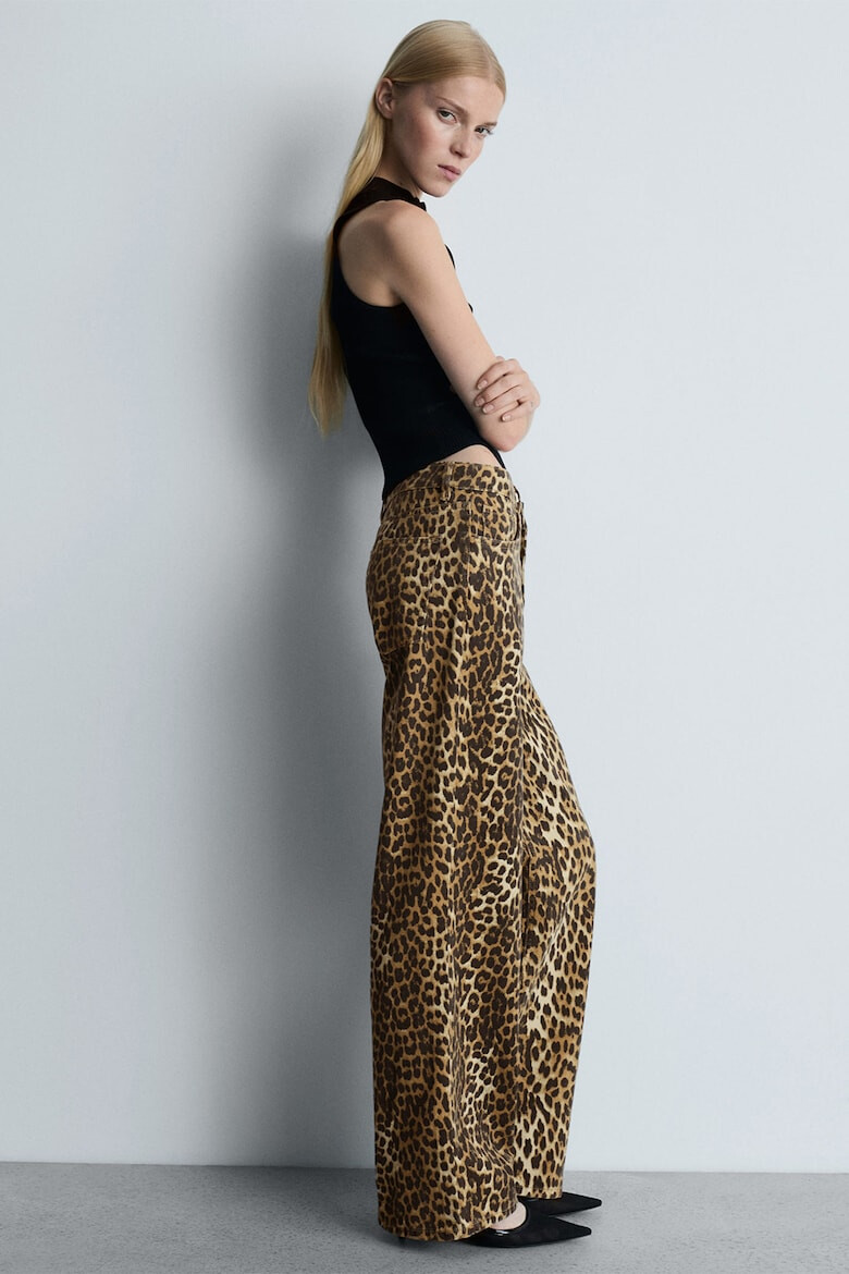 Mango Blugi ampli cu animal print Leo - Pled.ro