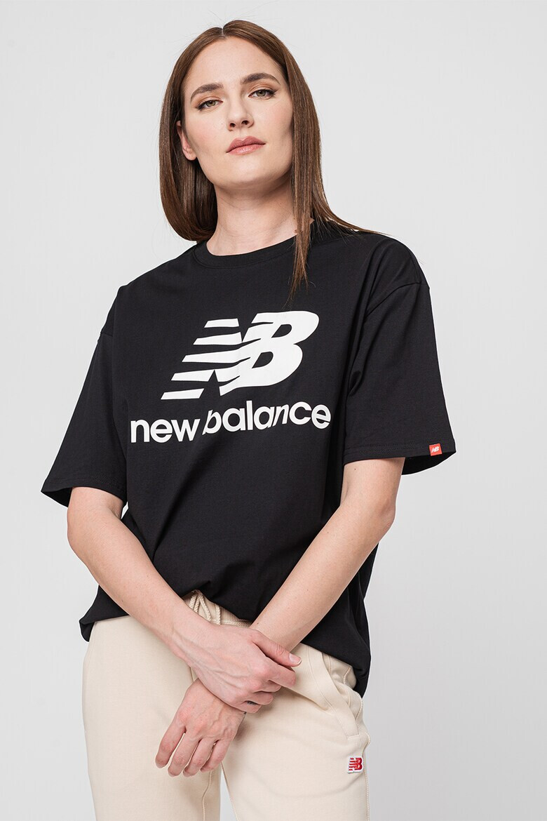 New Balance Tricou supradimensionat cu logo Essentials Stacked - Pled.ro