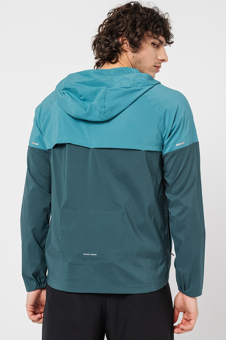 Nike Jacheta cu gluga si detalii reflectorizante pentru alergare Windrunner - Pled.ro