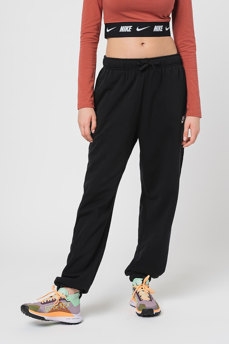 Nike Pantaloni de trening relaxed fit cu buzunare laterale Sportswear Club - Pled.ro