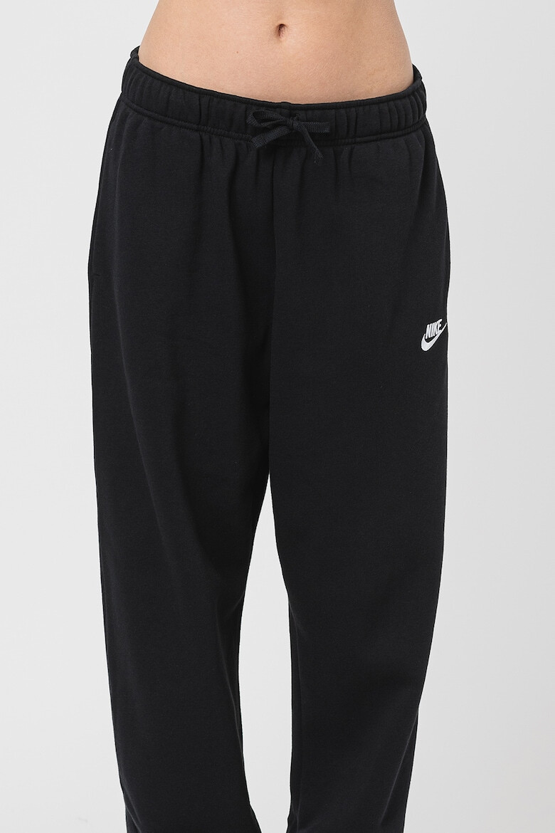 Nike Pantaloni de trening relaxed fit cu buzunare laterale Sportswear Club - Pled.ro