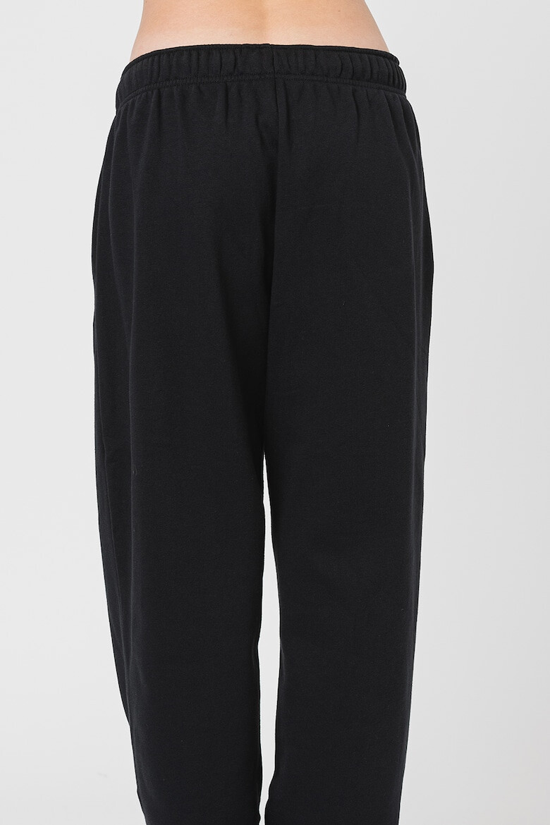 Nike Pantaloni de trening relaxed fit cu buzunare laterale Sportswear Club - Pled.ro