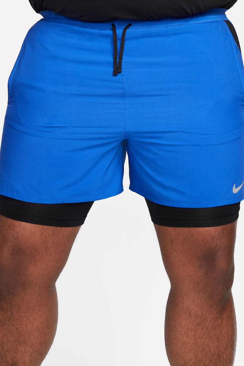 Nike Pantaloni scurti cu buzunare laterale si tehnologie Dri-Fit pentru alergare Stride - Pled.ro