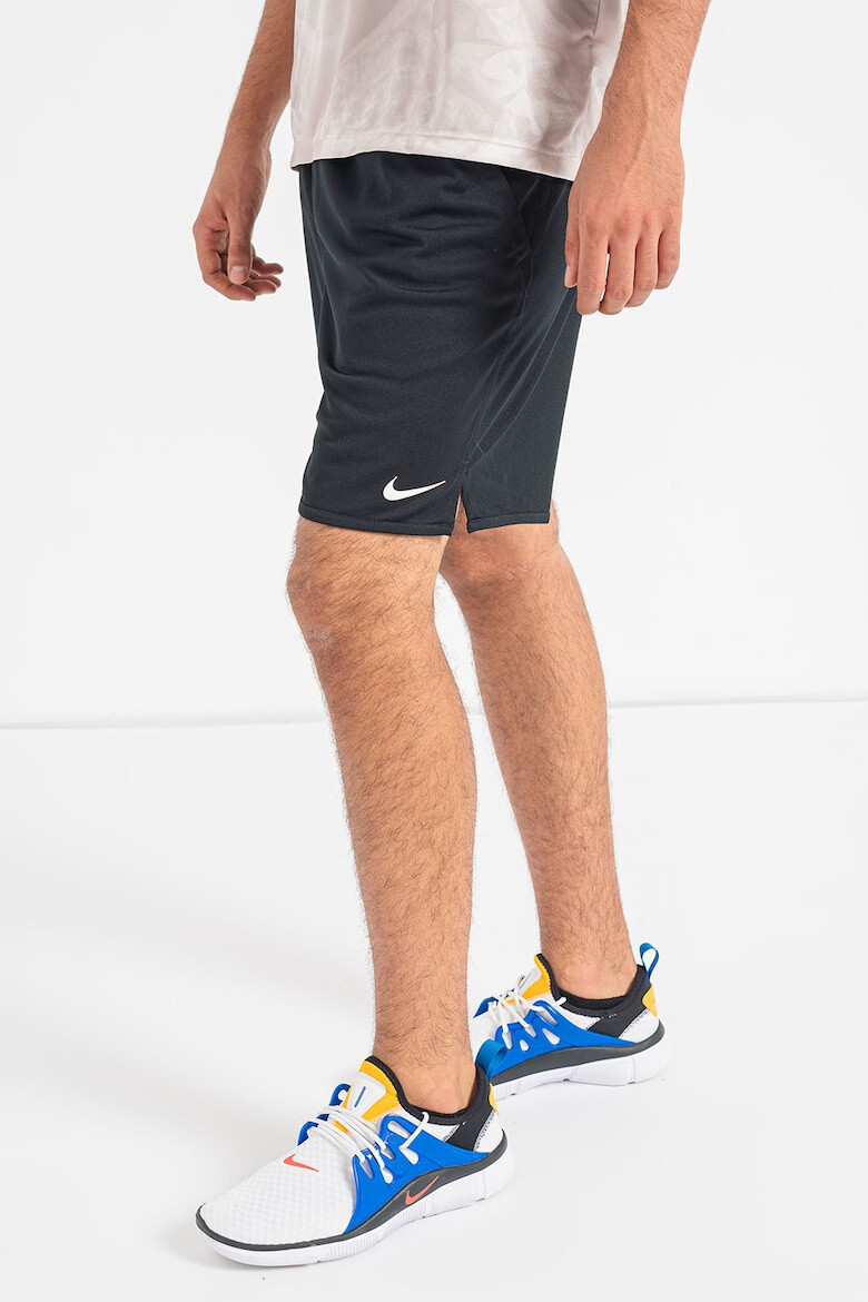 Nike Pantaloni scurti cu buzunare oblice si tehnologie Dri-FIT pentru fitness - Pled.ro