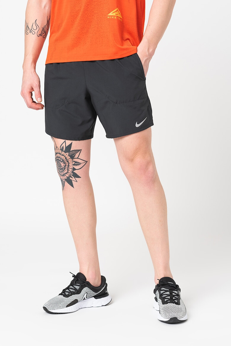 Nike Pantaloni scurti cu snur si tehnologie Dri-Fit pentru alergare Stride - Pled.ro