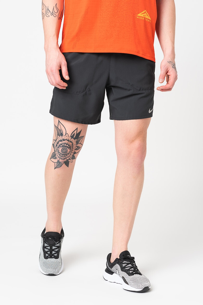 Nike Pantaloni scurti cu snur si tehnologie Dri-Fit pentru alergare Stride - Pled.ro