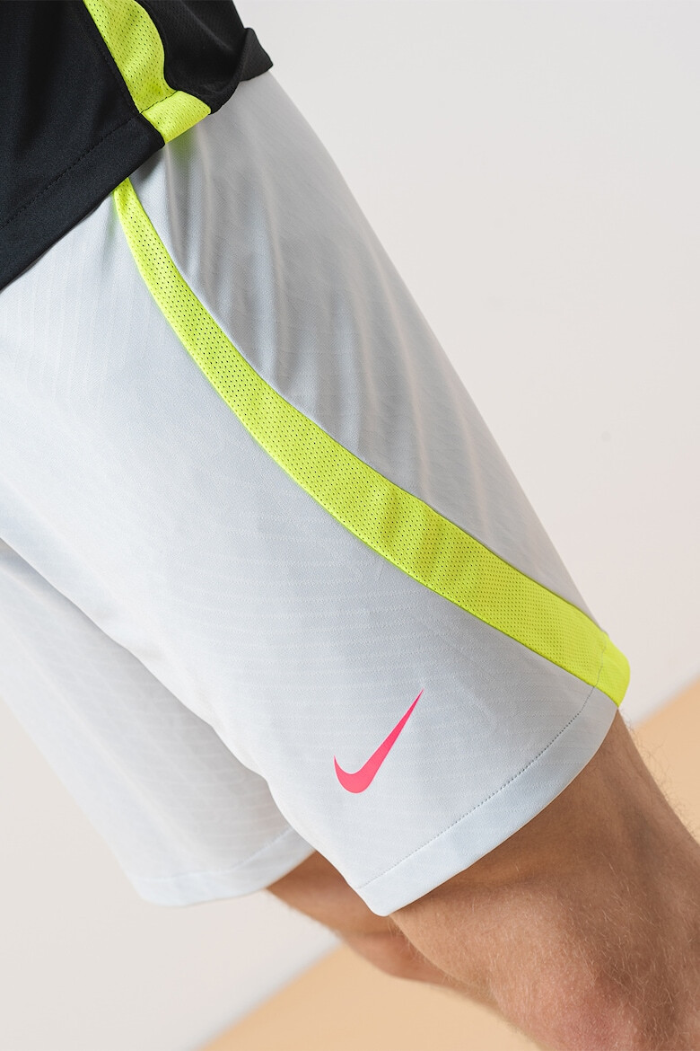 Nike Pantaloni scurti cu tehnologie Dri Fit pentru fotbal - Pled.ro