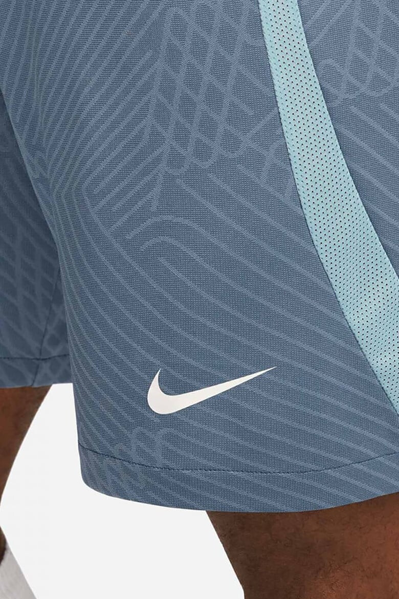 Nike Pantaloni scurti cu tehnologie Dri Fit pentru fotbal Strike III - Pled.ro