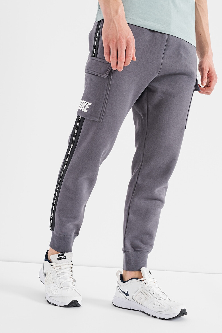 Nike Pantaloni sport cargo cu banda logo laterala Repeat - Pled.ro