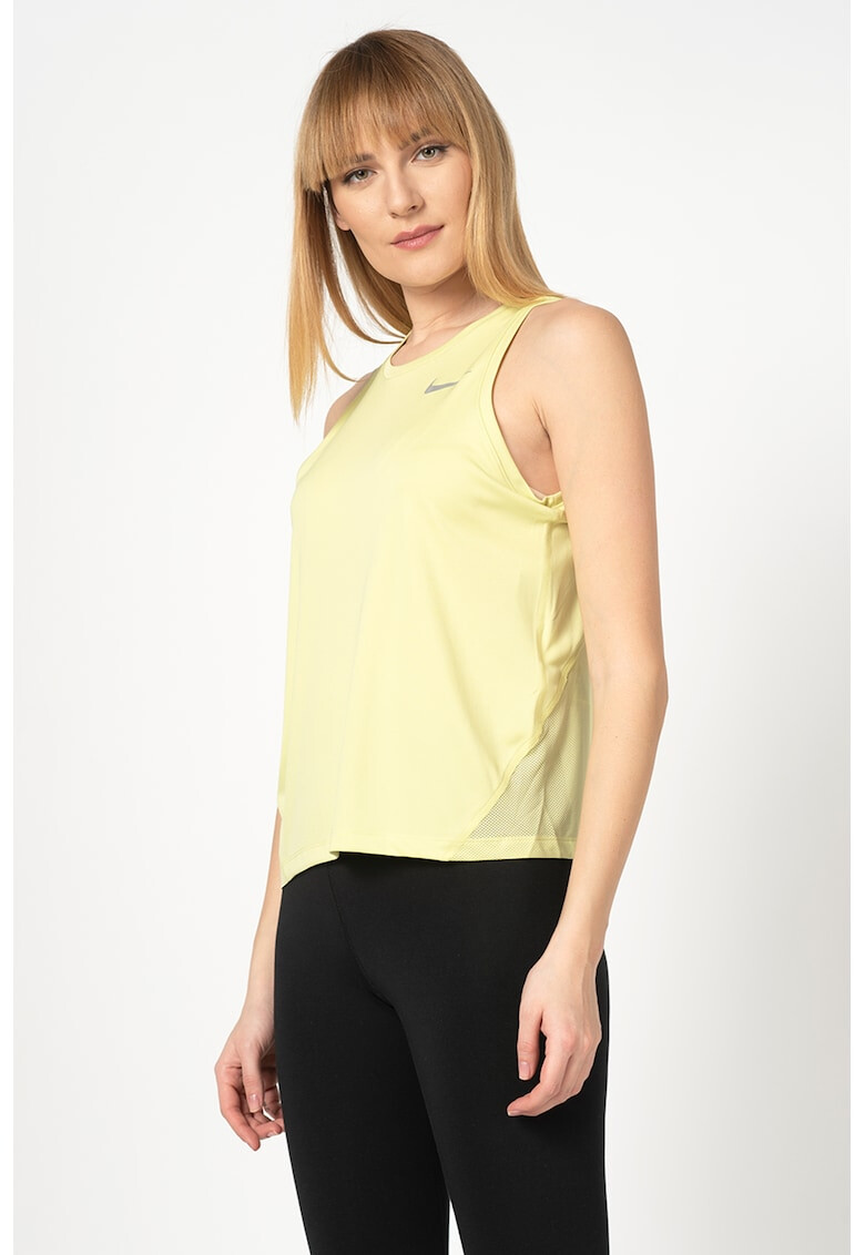 Nike Top cu logo reflectorizant realizat cu Dri-Fit pentru alergare - Pled.ro