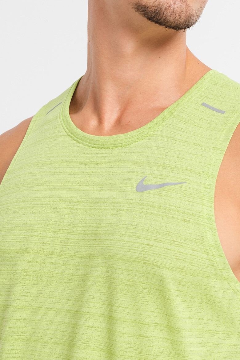 Nike Top cu tehnologie Dri-Fit si detalii reflectorizante pentru alergare Miler - Pled.ro