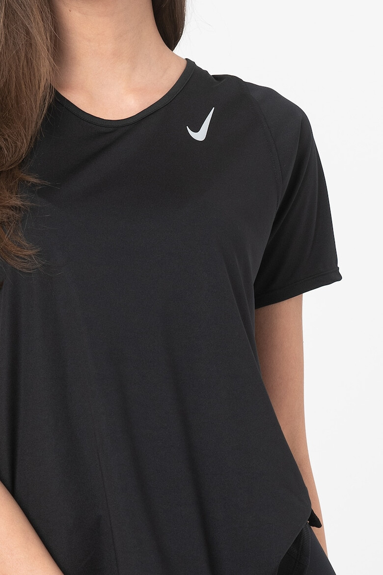 Nike Tricou cu tehnologie Dri-FIT pentru alergare Race - Pled.ro