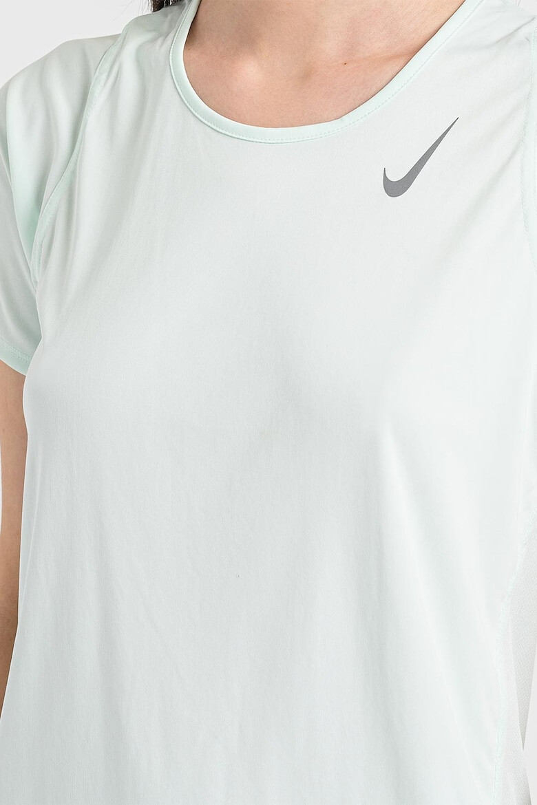 Nike Tricou cu tehnologie Dri-FIT pentru alergare Race - Pled.ro