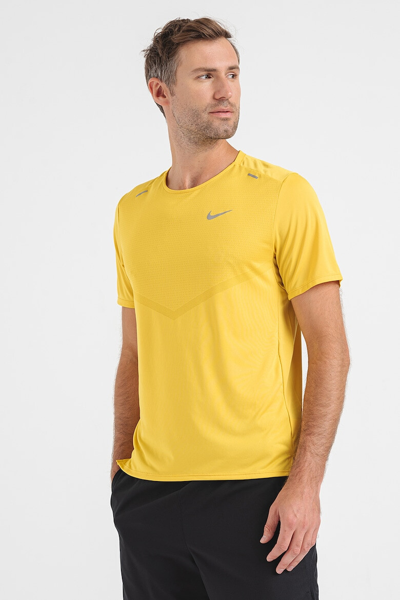 Nike Tricou cu tehnologie Dri-Fit pentru alergare Rise 365 - Pled.ro