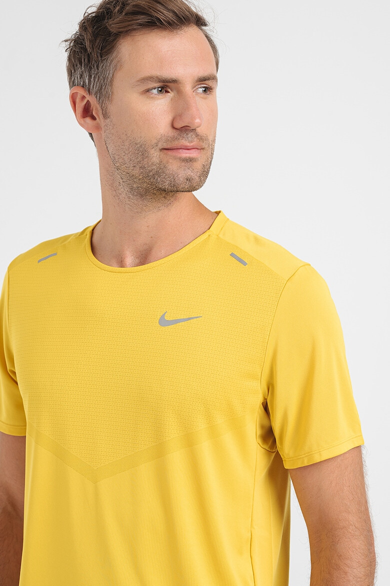 Nike Tricou cu tehnologie Dri-Fit pentru alergare Rise 365 - Pled.ro