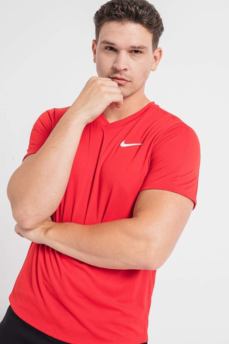 Nike Tricou cu tehnologie Dri-Fit pentru tenis Court Victory - Pled.ro