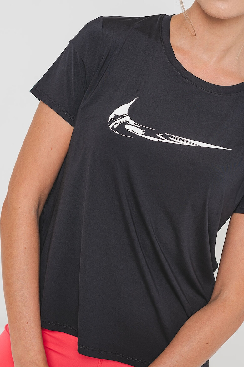 Nike Tricou cu tehnologie Dri-Fit si imprimeu logo pentru alergare Swoosh - Pled.ro