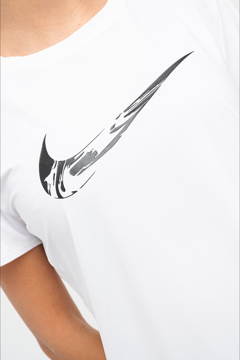 Nike Tricou cu tehnologie Dri-Fit si imprimeu logo pentru alergare Swoosh - Pled.ro