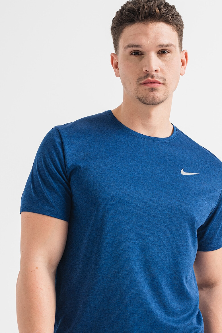 Nike Tricou cu tehnologie Dri-Fit pentru alergare UV Miler - Pled.ro