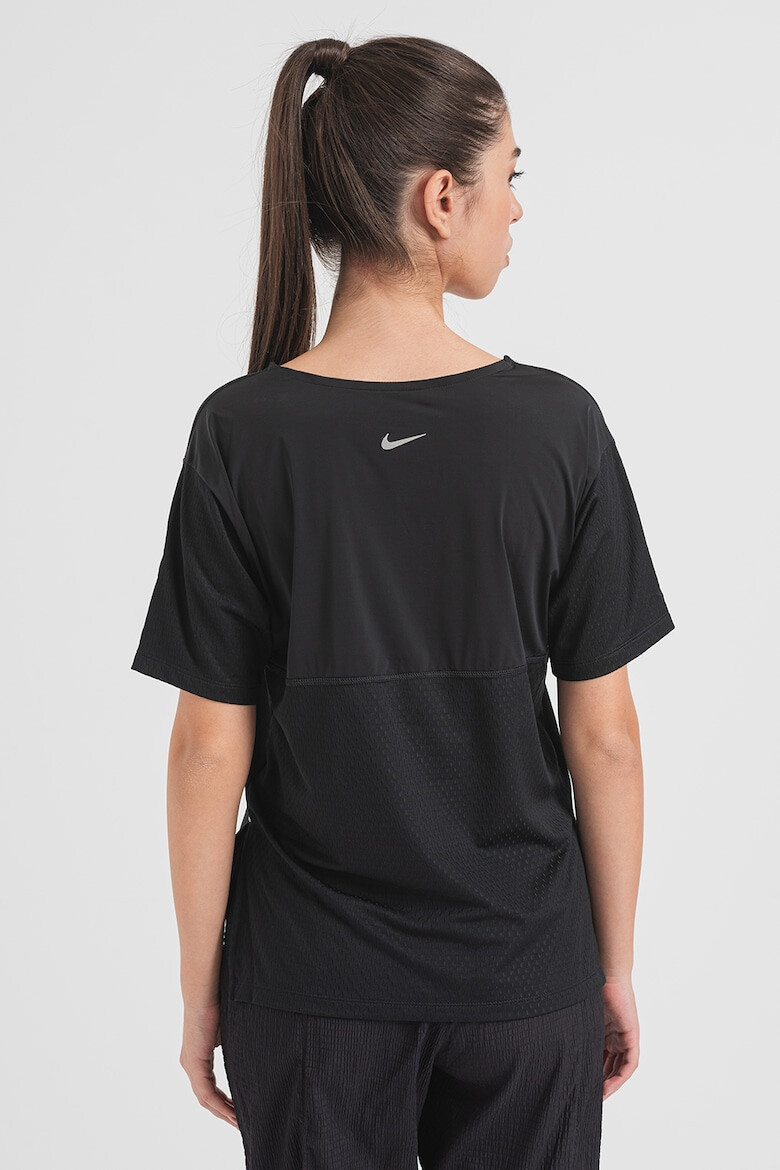 Nike Tricou pentru alergare Icon Clash - Pled.ro