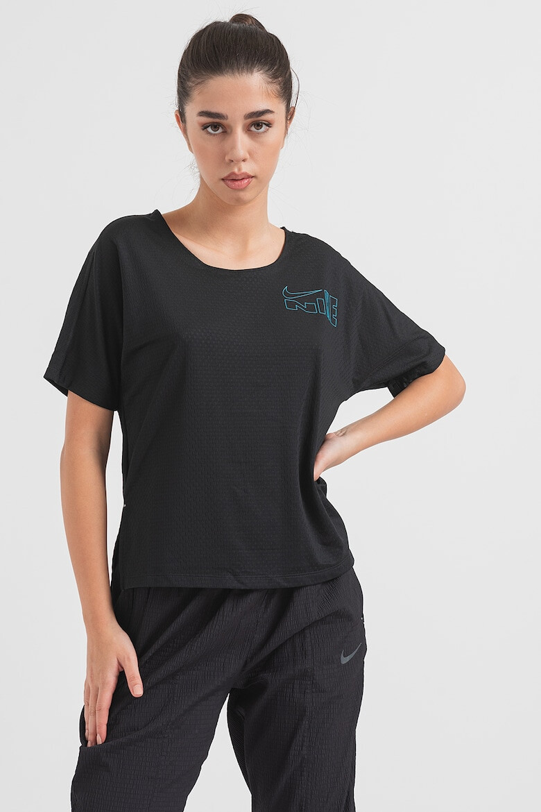 Nike Tricou pentru alergare Icon Clash - Pled.ro