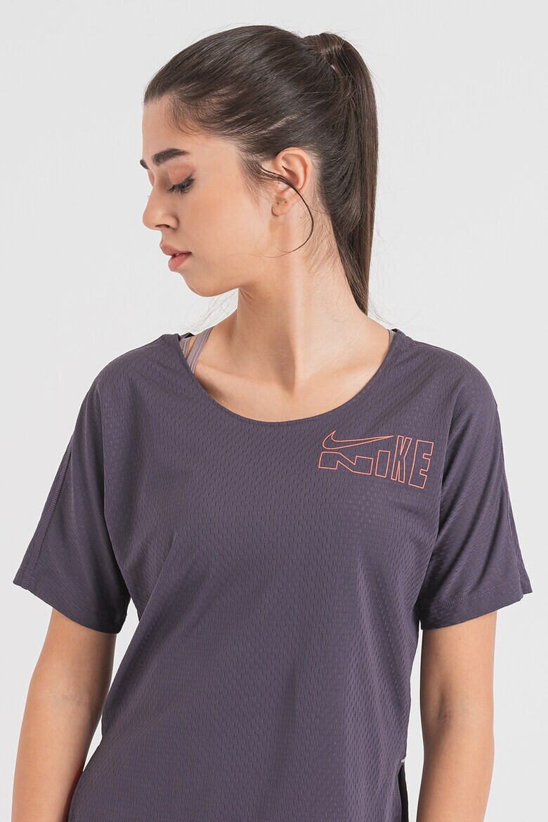 Nike Tricou pentru alergare Icon Clash - Pled.ro