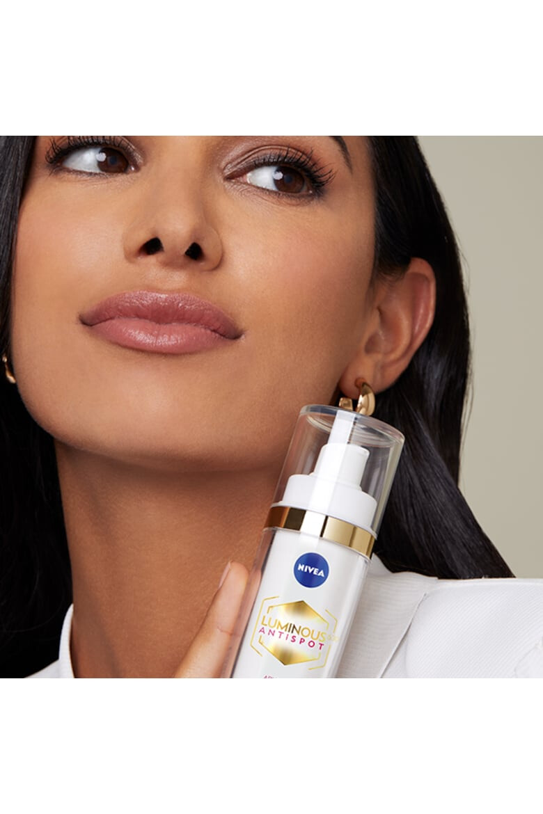 Nivea Pachet: Serum Tratament Luminous 30 ml + Crema de maini luminous 50 ml - Pled.ro