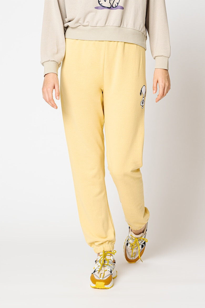 Only Pantaloni sport cu imprimeu grafic Peanuts - Pled.ro