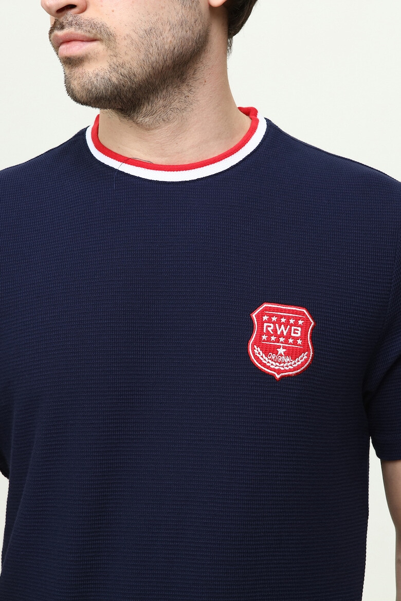 Red White and Blue Tricou cu logo brodat si decolteu la baza gatului - Pled.ro