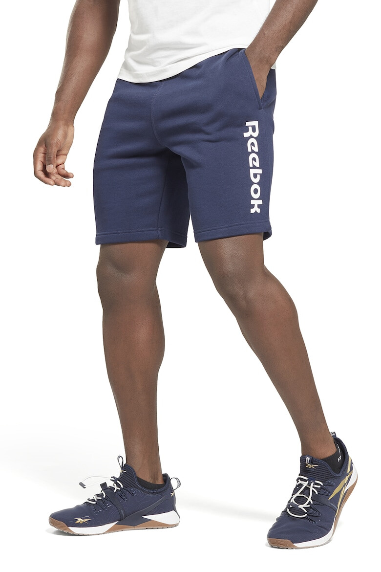 Reebok Pantaloni scurti cu buzunare laterale si logo pentru antrenament - Pled.ro