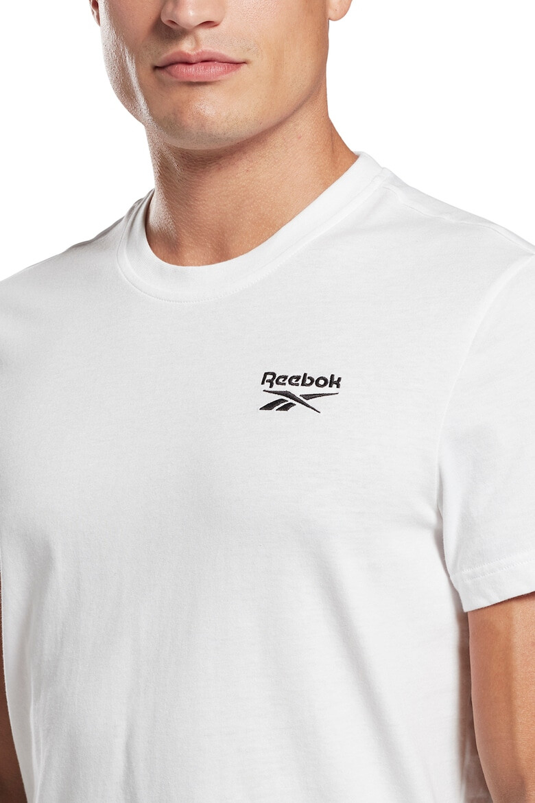 Reebok Tricou cu decolteu la baza gatului si detaliu logo brodat - Pled.ro