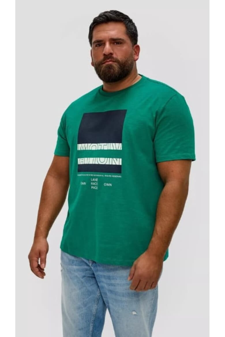 s.Oliver Tricou barbati big size cu decolteu la baza gatului si imprimeu cu logo verde inchis - Pled.ro