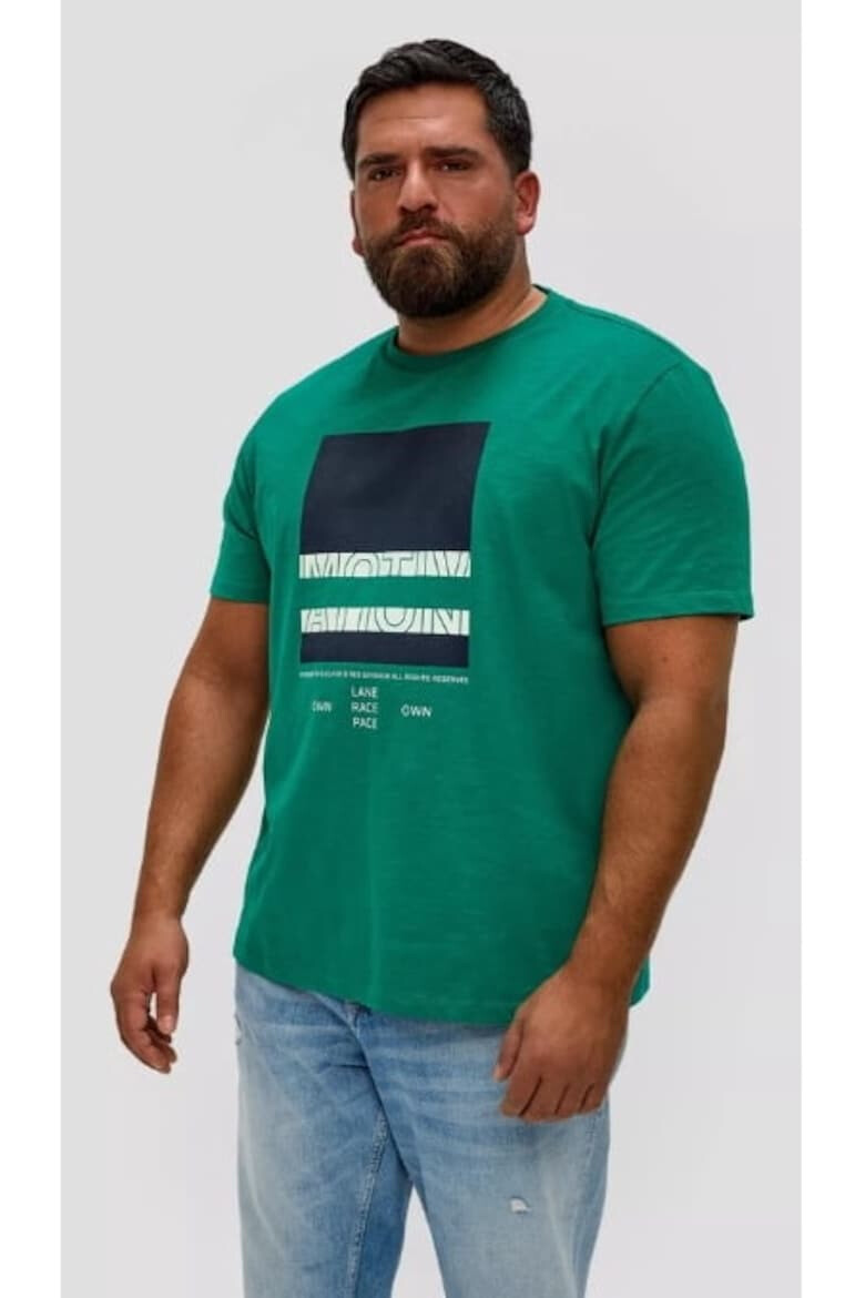 s.Oliver Tricou barbati big size cu decolteu la baza gatului si imprimeu cu logo verde inchis - Pled.ro