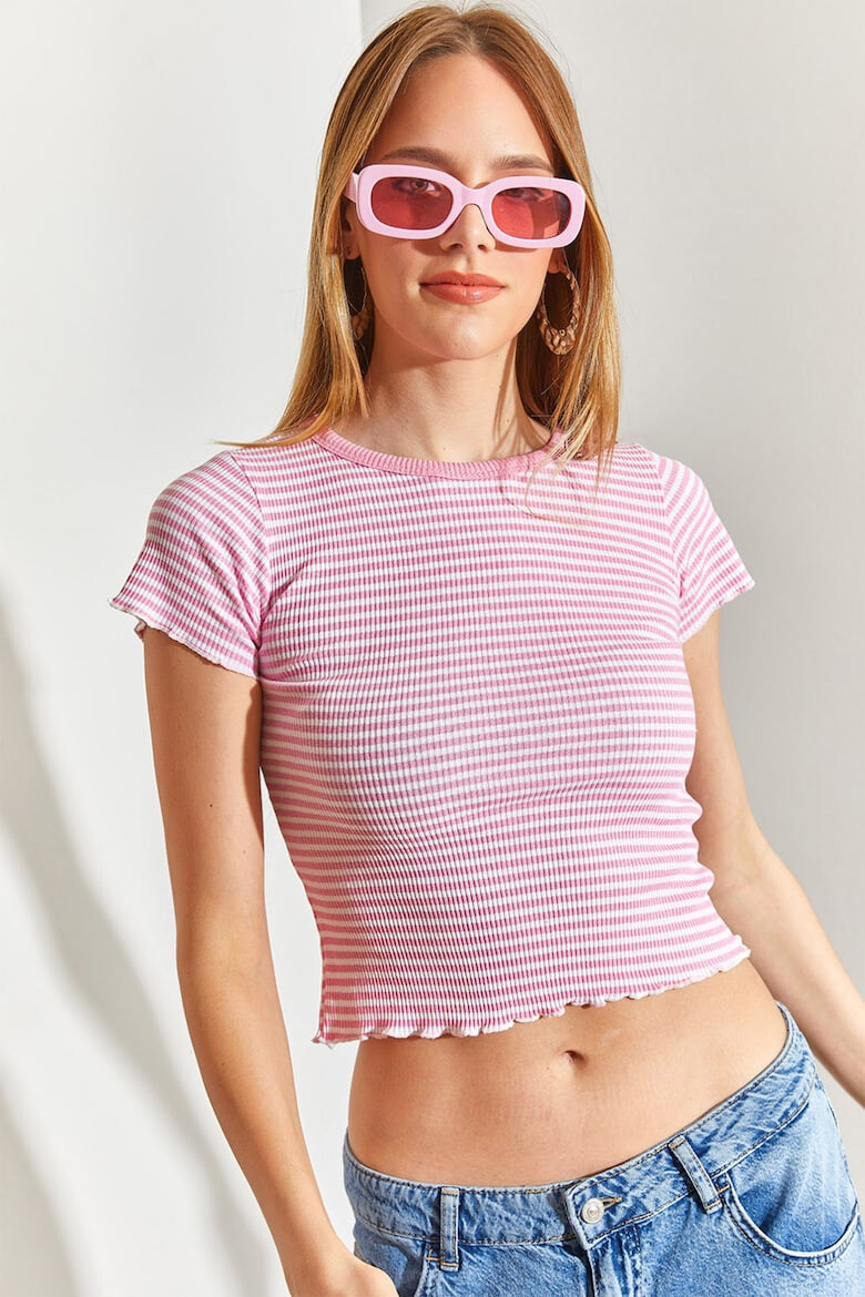 Shade Tricou crop cu model in dungi si decolteu la baza gatului - Pled.ro