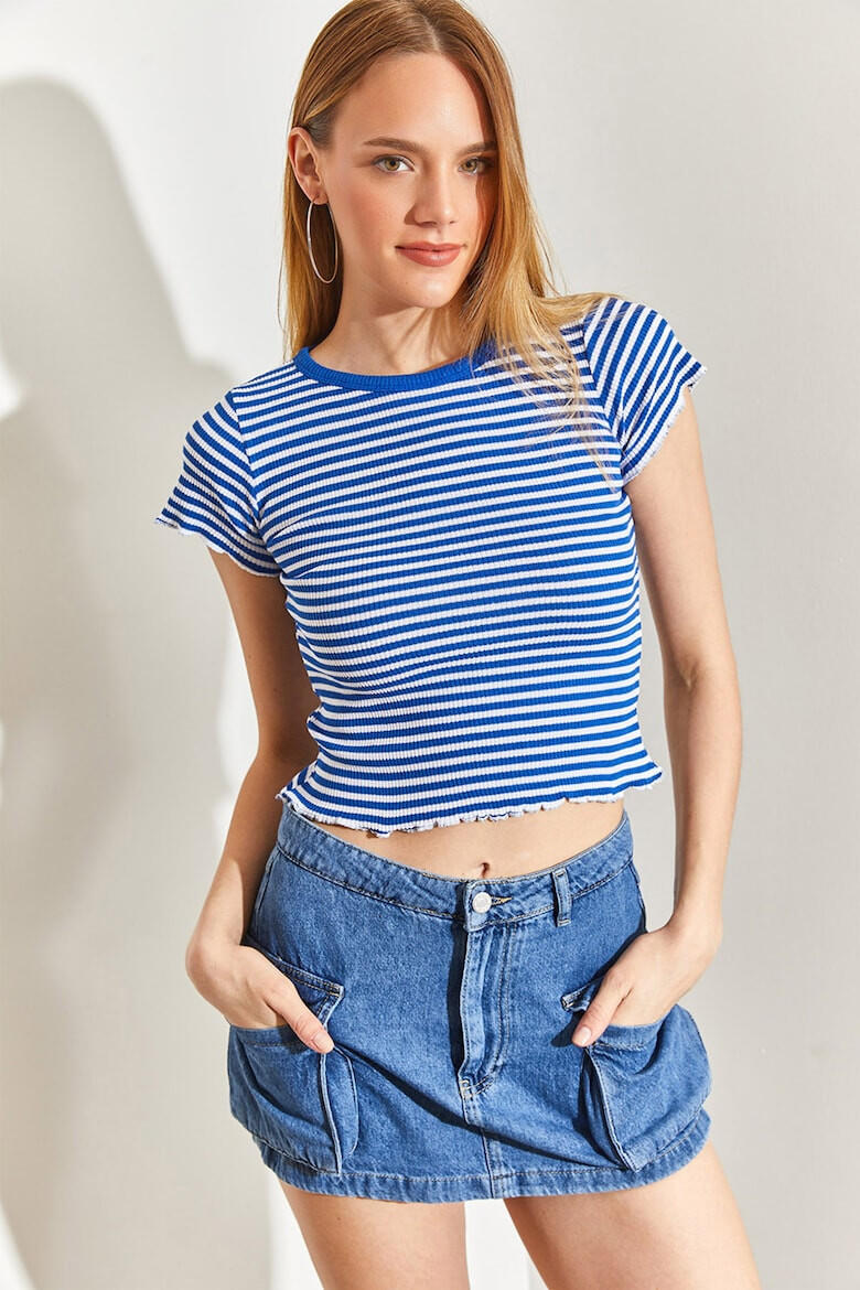 Shade Tricou crop cu model in dungi si decolteu la baza gatului - Pled.ro