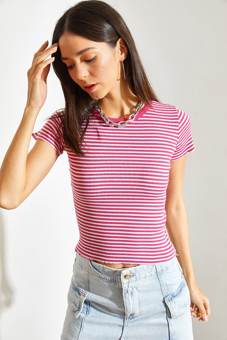 Shade Tricou crop cu model in dungi si decolteu la baza gatului - Pled.ro