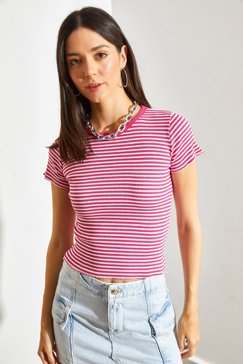 Shade Tricou crop cu model in dungi si decolteu la baza gatului - Pled.ro