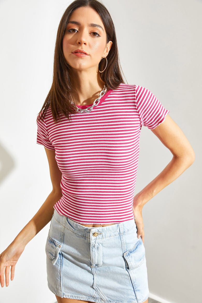 Shade Tricou crop cu model in dungi si decolteu la baza gatului - Pled.ro