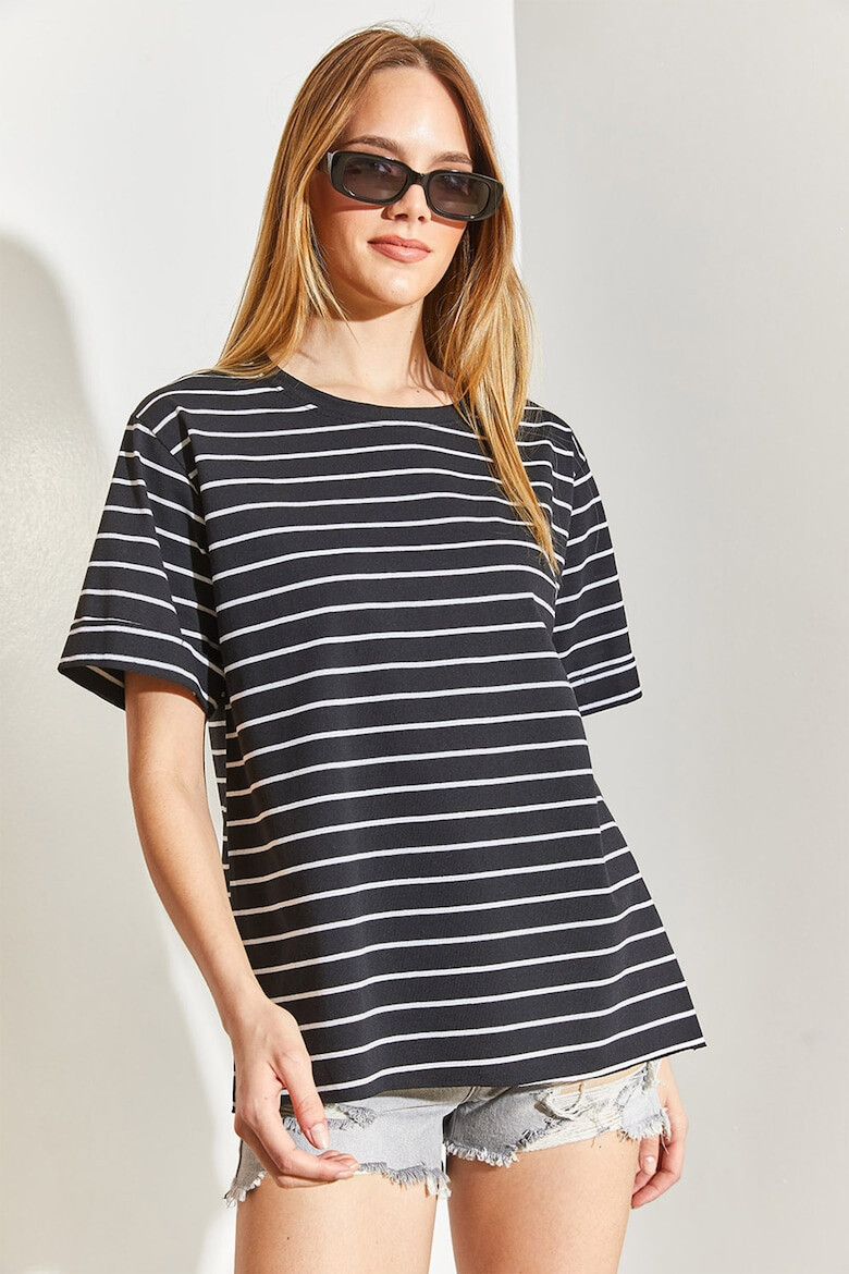 Shade Tricou cu decolteu la baza gatului si model in dungi - Pled.ro