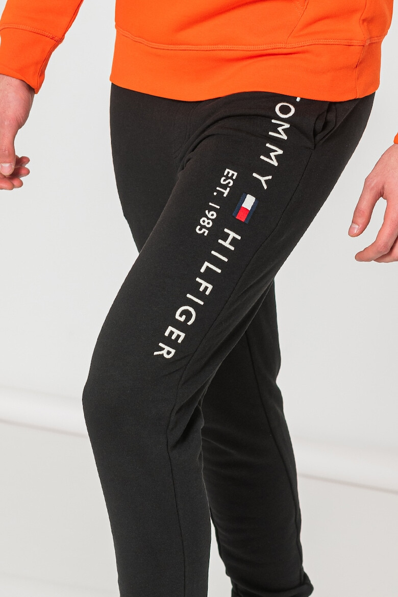 Tommy Hilfiger Pantaloni jogger cu snur si logo brodat - Pled.ro